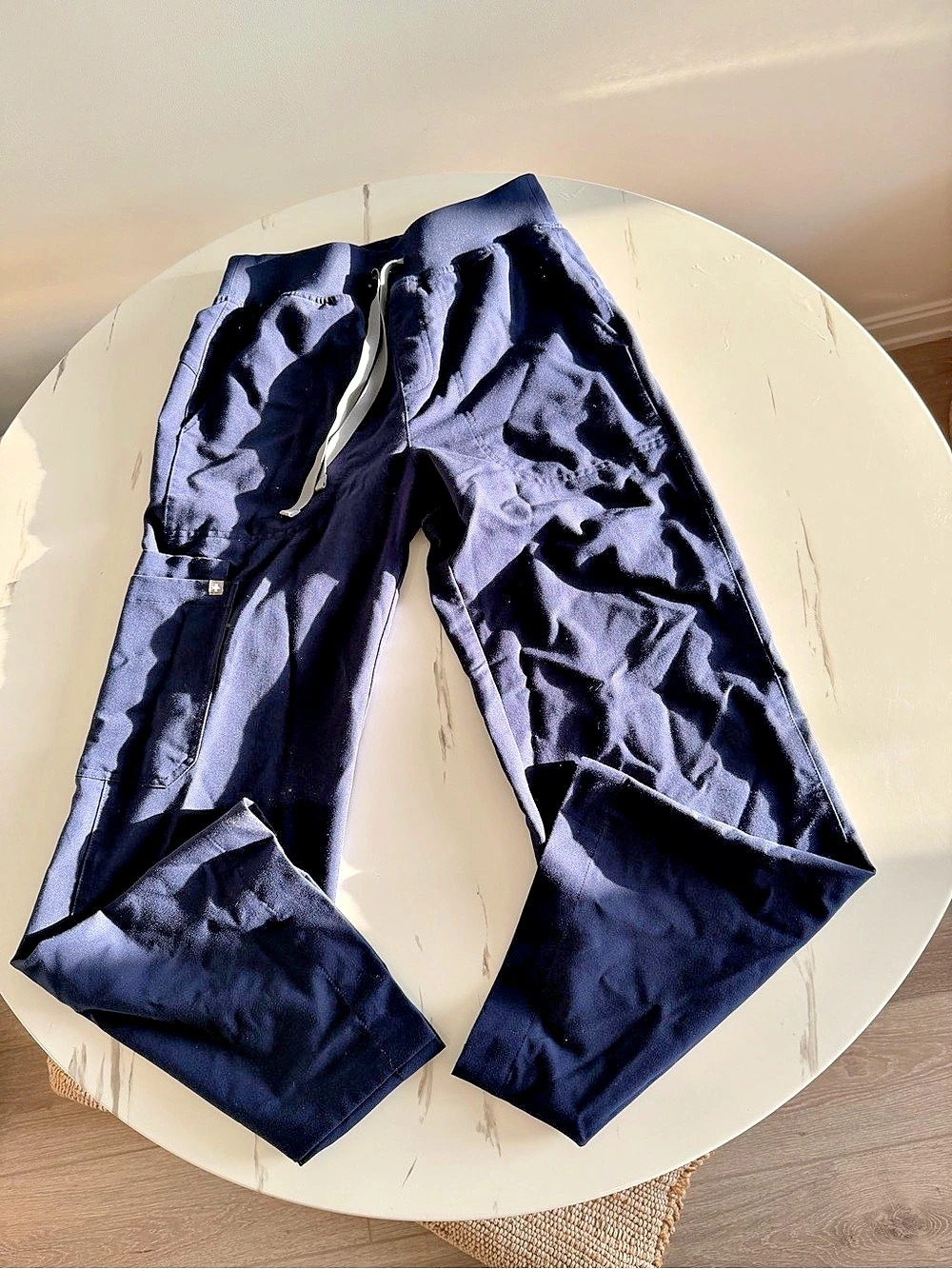 FIGS Isabel high waisted wide leg Scrub Pants NAVY SMALL PETITE